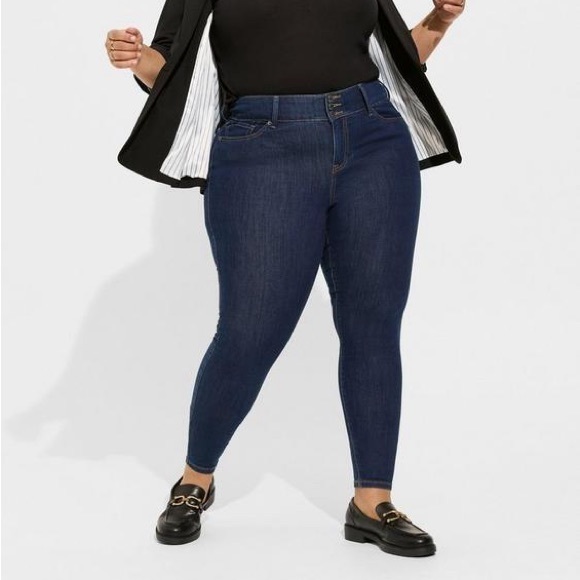 Women’s torrid 22S Short Alchemy Rinse Jegging Skinny Super Soft High-Rise Jean - Picture 2 of 13